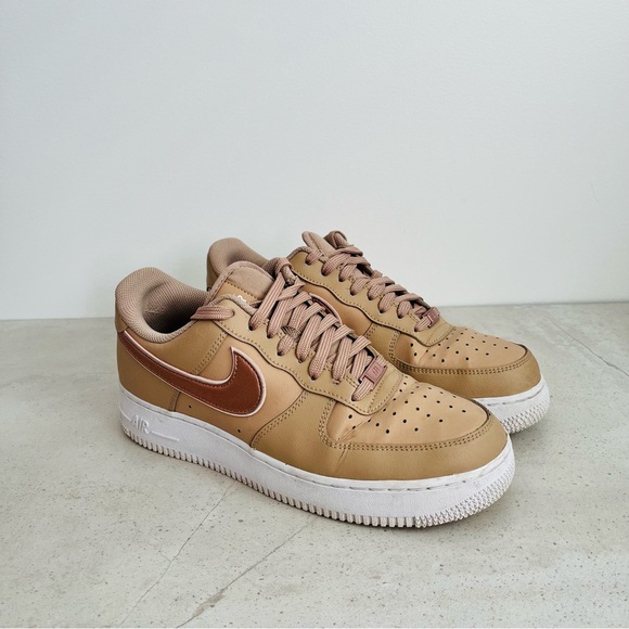 Nike Air Force 1 Tan/Rose Gold - Picture 3 of 4